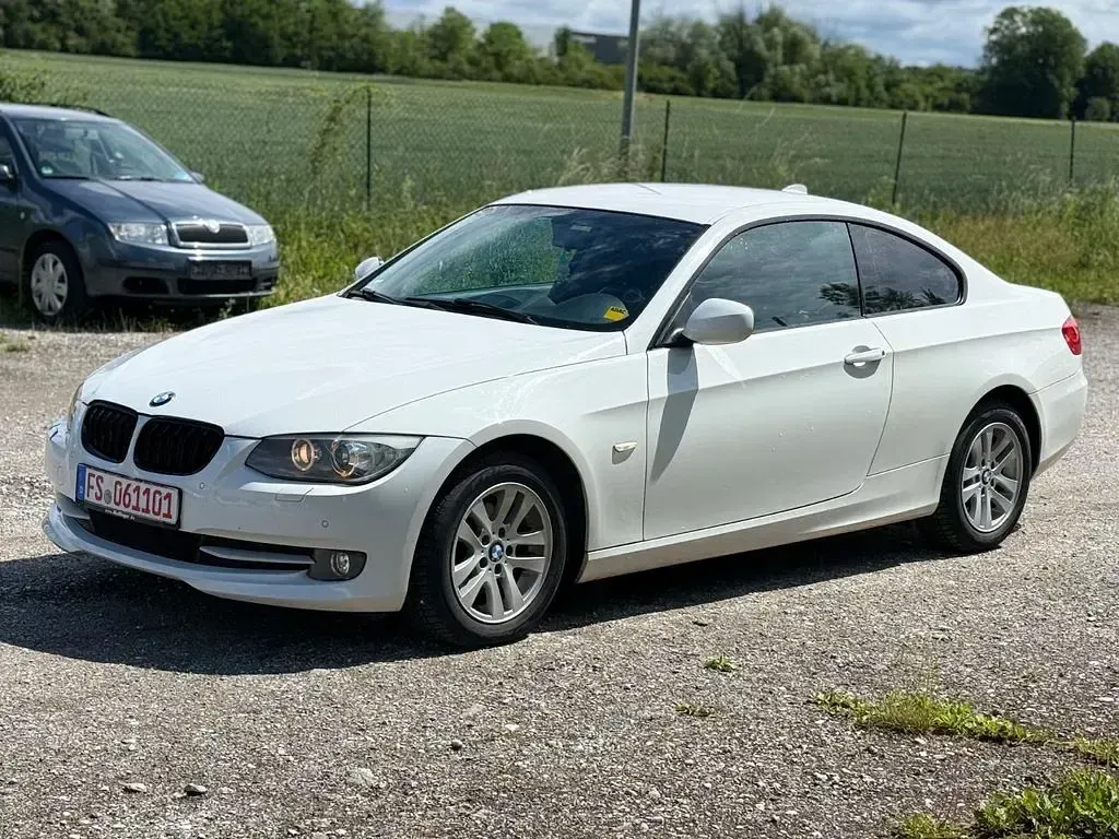 Gebraucht BMW 320 170 PS (125 kW) 2012 Weiß Coupé