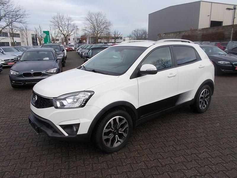 Weiß Gebraucht 2015 Ssangyong (KGM) Korando Sapphire SUV | 10.500 € (Fairer Preis) - Bild 1/4