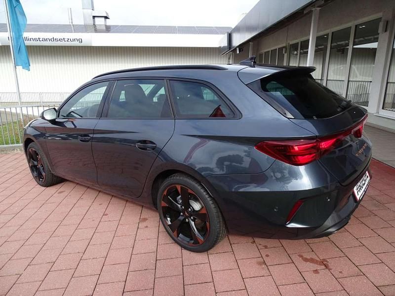 Neu Cupra Leon 150 PS (110 kW) 2026 Magnetic grau (metallic) Kombi