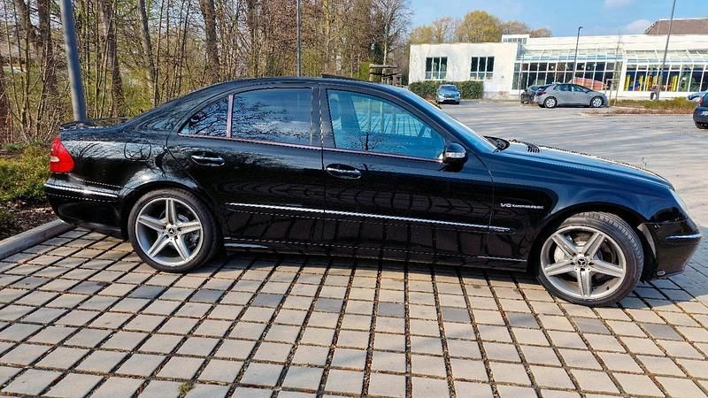 Gebraucht Mercedes E500 306 PS (225 kW) 2005 Schwarz Limousine