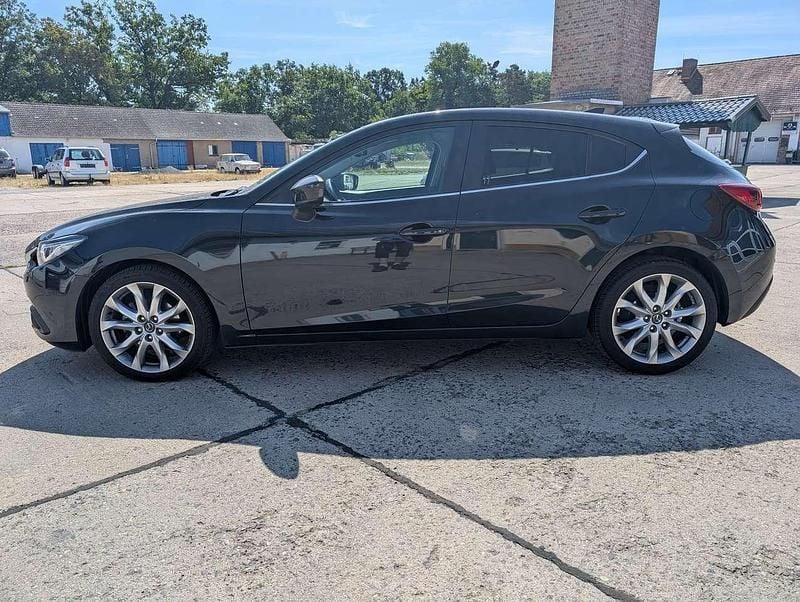 Gebraucht Mazda 3 Urban Limited 120 PS (88 kW) 2016 Jet black Limousine