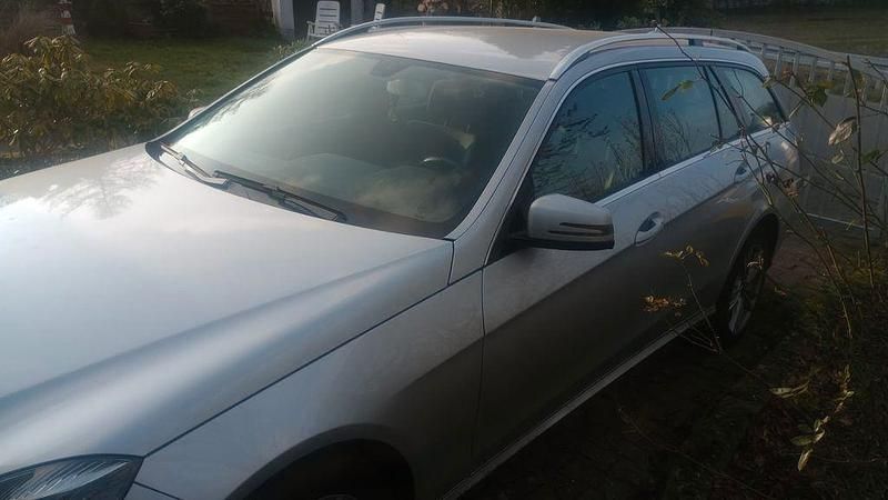 Gebraucht Mercedes E200 Avantgarde 136 PS (100 kW) 2015 Grau Kombi