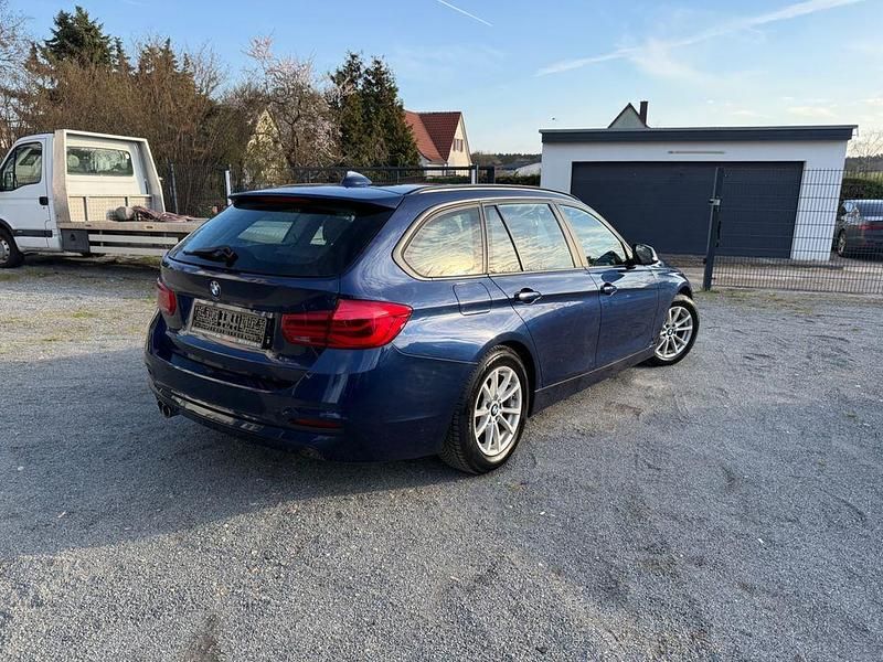 Gebraucht BMW 320 Efficient Dynamics 163 PS (119 kW) 2019 Blau Kombi