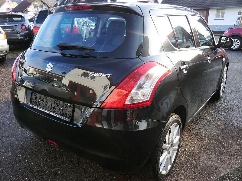 Gebraucht Suzuki Swift 94 PS (69 kW) 2016 Schwarz Limousine
