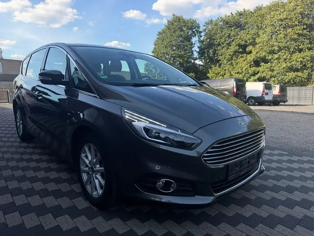 Gebraucht Ford S-MAX Titanium 150 PS (110 kW) 2016 Grau Van / Kleinbus