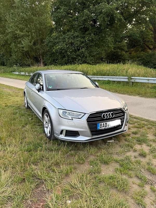 Grau Gebraucht 2017 Audi A3 Sport Limousine | 18.500 € (Guter Preis) - Bild 1/4