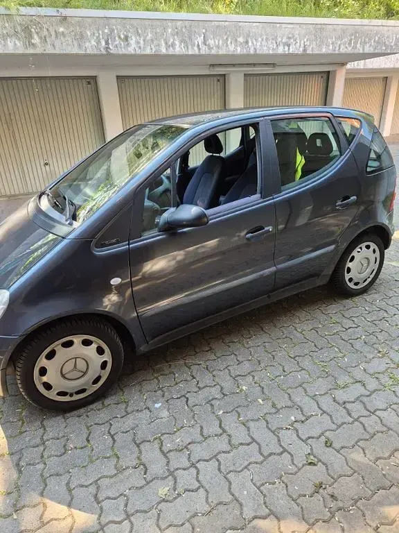 Gebraucht Mercedes A160 Avantgarde 102 PS (75 kW) 2002 Schwarz Kleinwagen