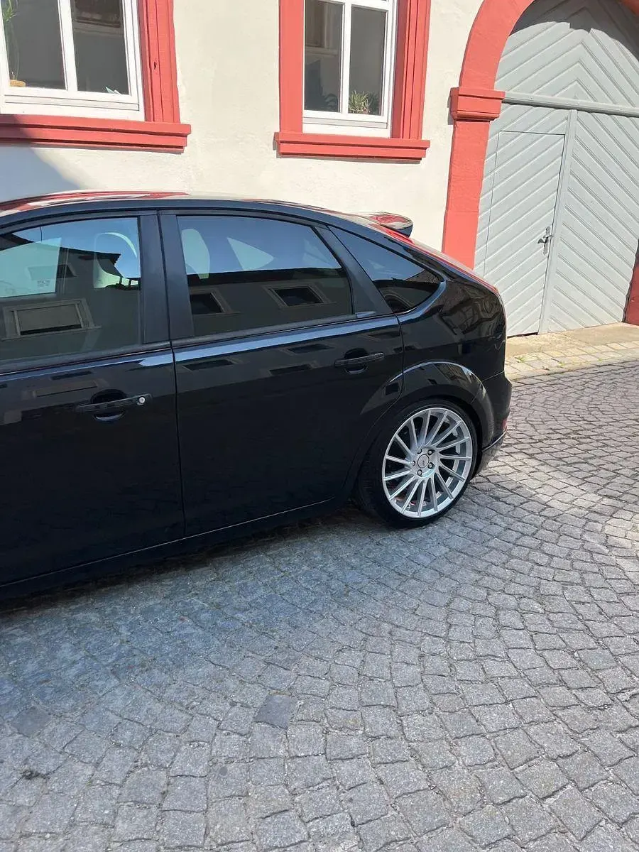 Gebraucht Ford Focus Style 101 PS (74 kW) 2009 Schwarz Limousine