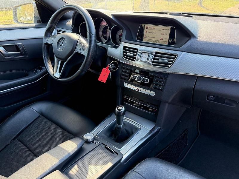 Second-hand Mercedes E200 184 CP (135 kW) 2013 Argintiu Break