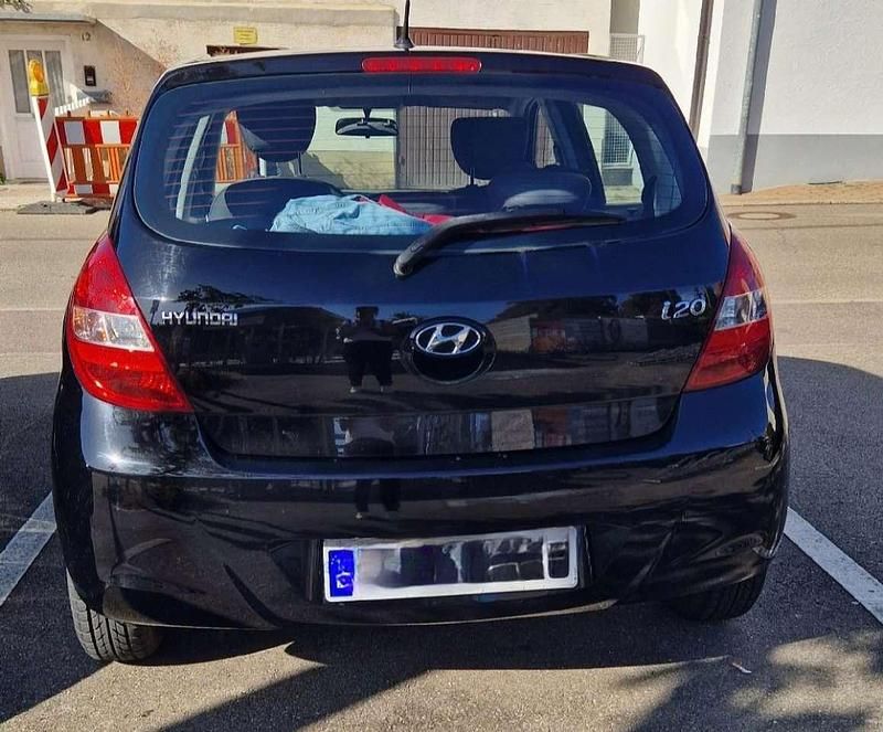 Gebraucht Hyundai i20 Classic 77 PS (56 kW) 2009 Schwarz Kleinwagen