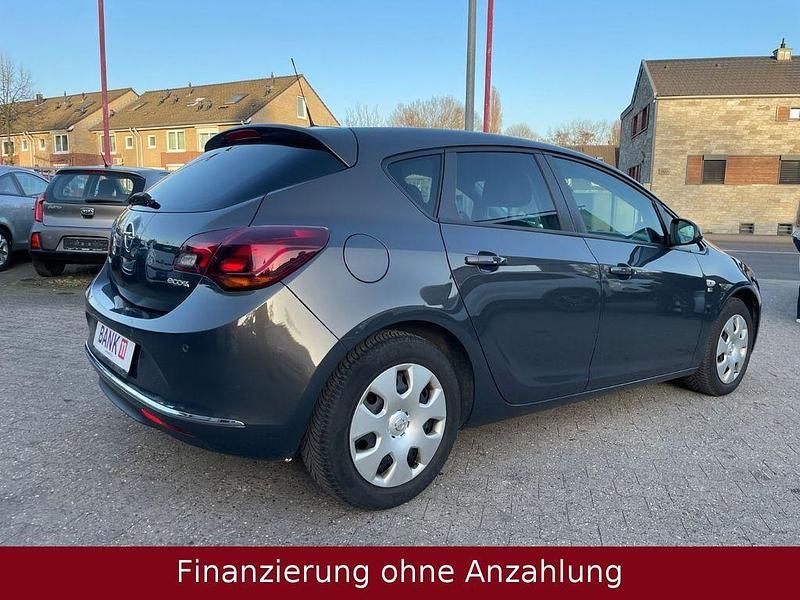 Gebraucht Opel Astra 110 PS (80 kW) 2012 Grau Limousine