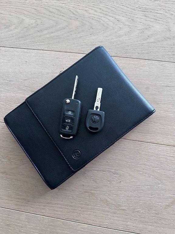 Second-hand VW up! 75 CP (55 kW) 2012 Negru Hatchback