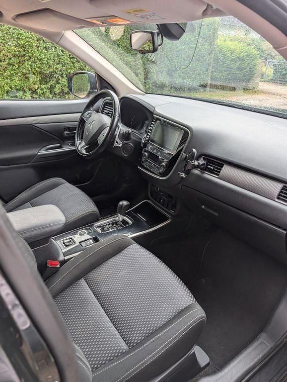 Gebraucht Mitsubishi Outlander Edition 150 PS (110 kW) 2017 Schwarz SUV