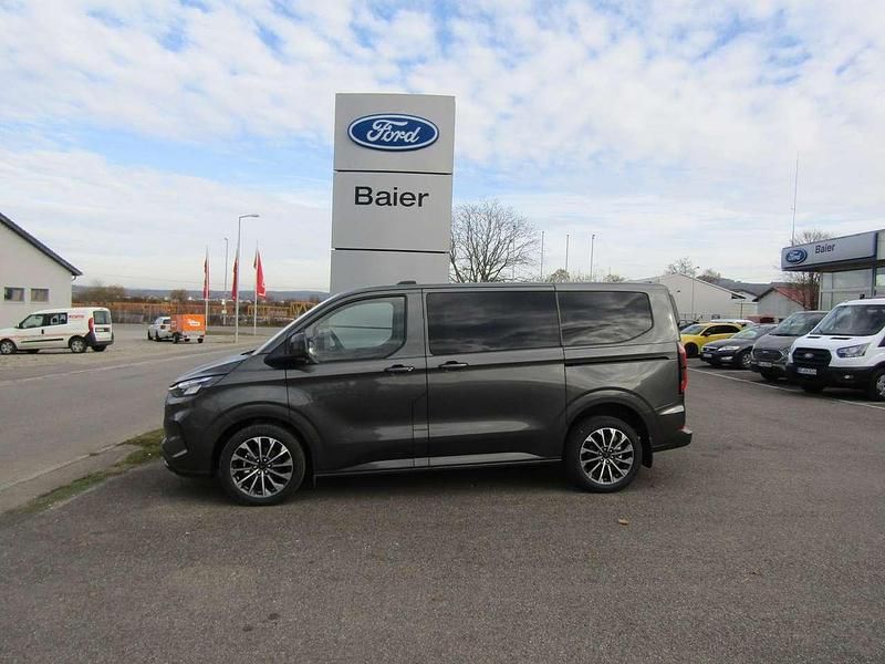 Magneticgrau (metallic) Neu 2025 Ford Tourneo Custom Titanium X Van | 61.990 € (Fairer Preis) - Bild 1/4