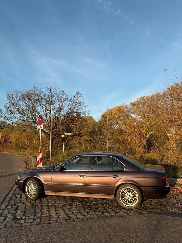 Gebraucht BMW 730 211 PS (155 kW) 1994 Violet Limousine