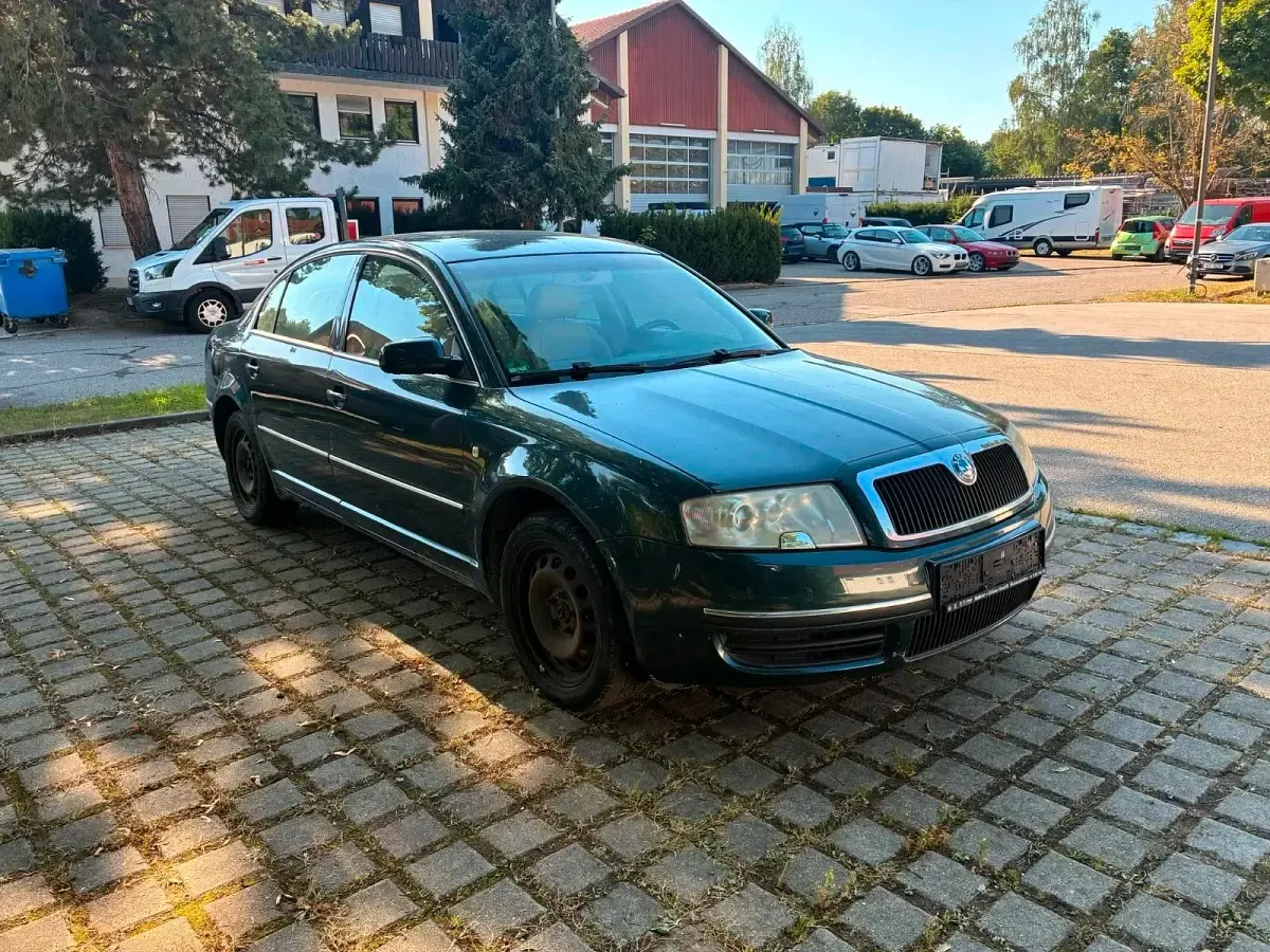 Gebraucht Skoda Superb 193 PS (141 kW) 2002 Grau Limousine