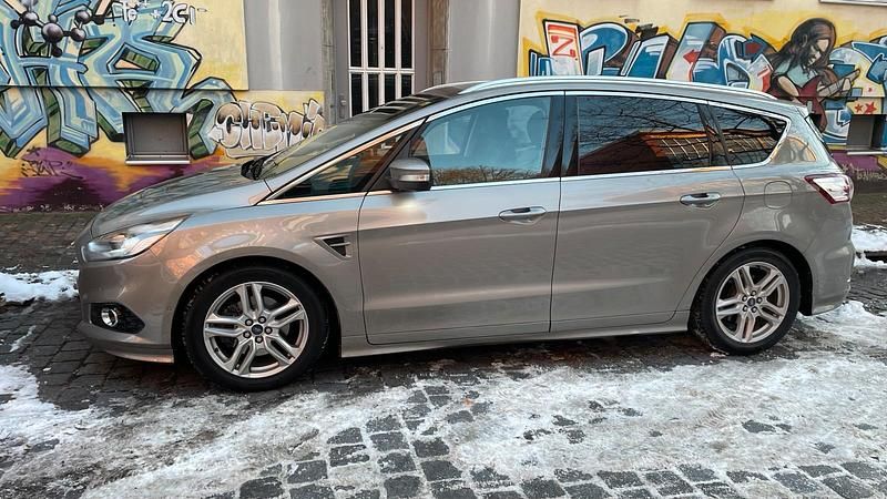 Gebraucht Ford S-MAX S 179 PS (131 kW) 2016 Grau Van / Kleinbus