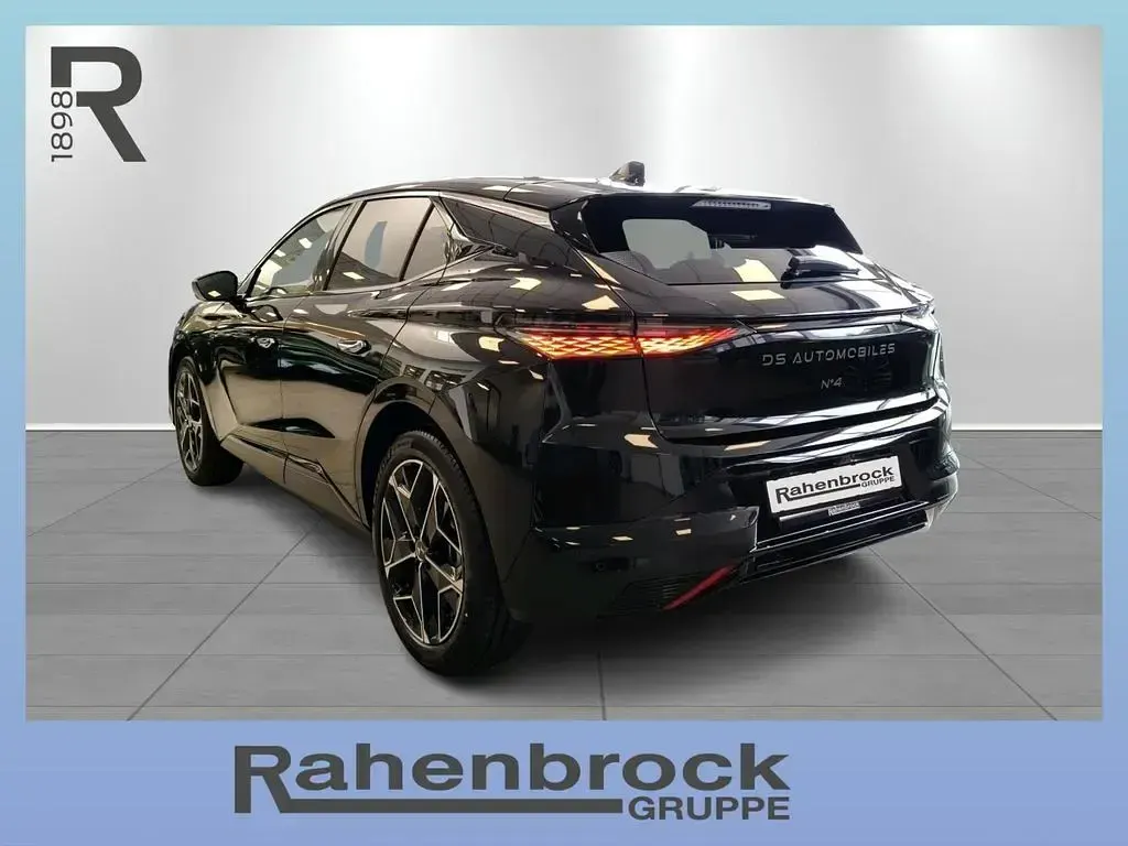 Neu DS Automobiles DS4 145 PS (106 kW) 2026 Schwarz Limousine