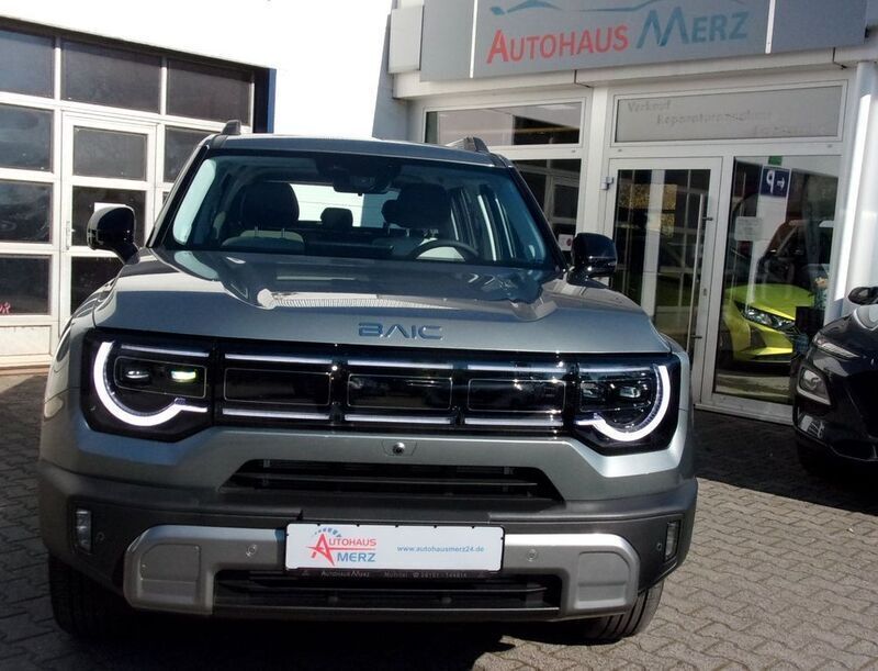 Gebraucht Baic BJ30 276 PS (202 kW) 2025 Grau SUV