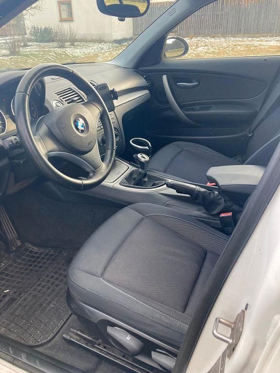 Gebraucht BMW 116 122 PS (89 kW) 2009 Weiß Kleinwagen