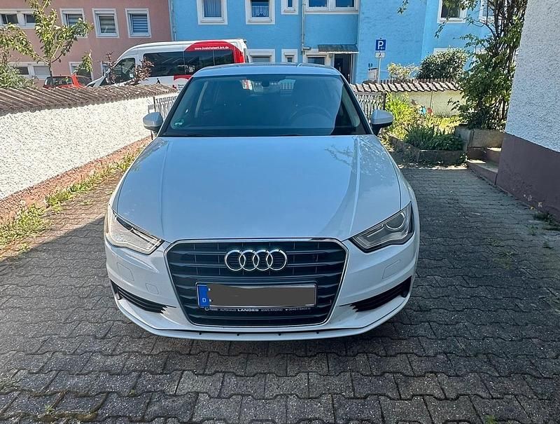Weiß Gebraucht 2015 Audi A3 Limousine | 10.800 € (Fairer Preis) - Bild 1/4