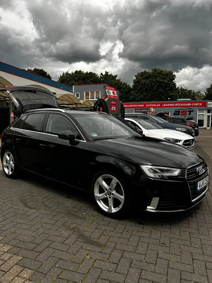 Gebraucht Audi A3 116 PS (85 kW) 2019 Schwarz Limousine