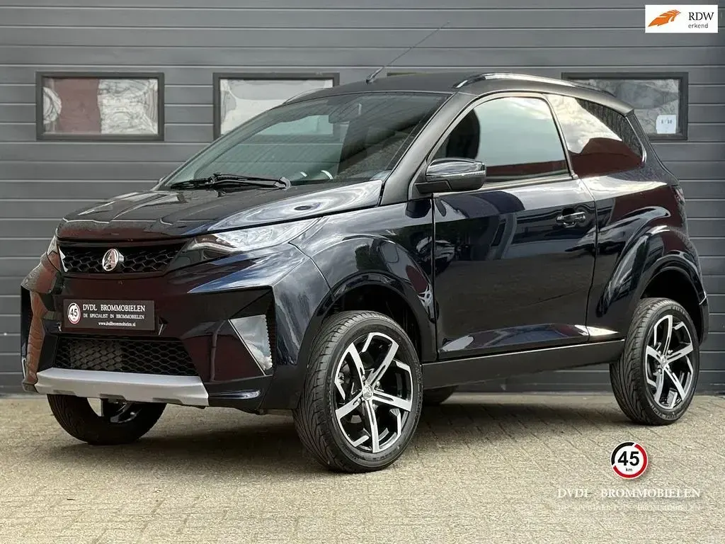 Second-hand Aixam Crossover Premium 2025 Albastru