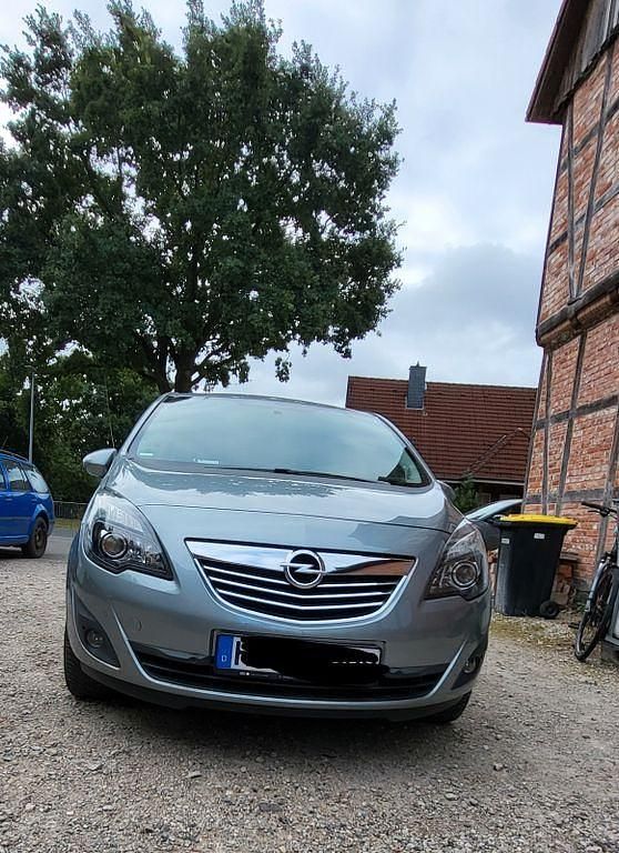 Grau Gebraucht 2012 Opel Meriva Selection Van / Kleinbus | 3.980 € (Guter Preis) - Bild 1/4