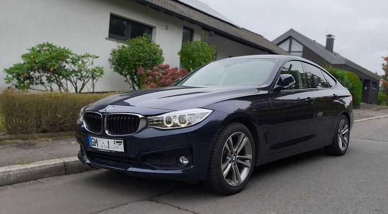 Blau Gebraucht 2015 BMW 320 Gran Turismo Sport Line Limousine | 14.800 € (Fairer Preis) - Bild 1/4