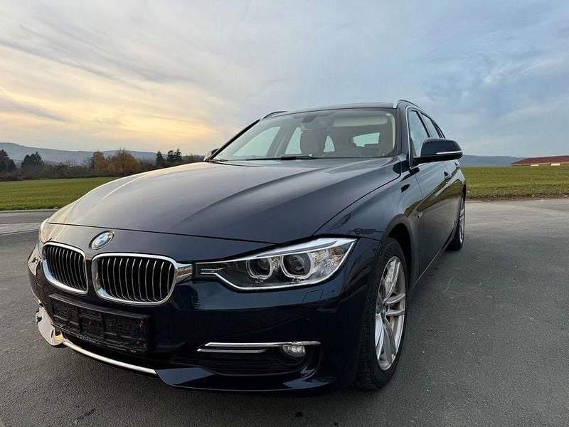 Blau Gebraucht 2015 BMW 320 Luxury Line Kombi | 10.600 € (Guter Preis) - Bild 1/4
