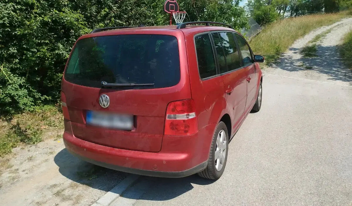 Gebraucht VW Touran 102 PS (75 kW) 2005 Rot Van / Kleinbus