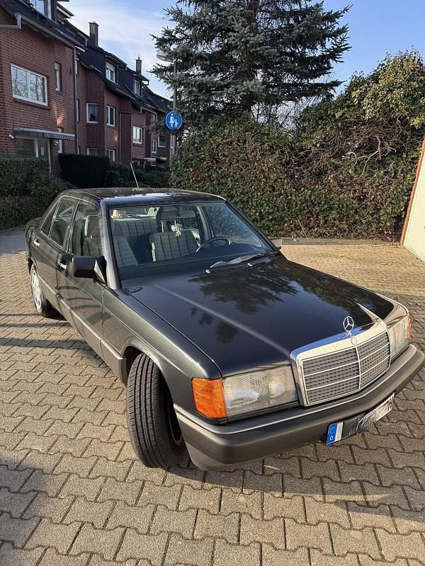 Gebraucht Mercedes 190 75 PS (55 kW) 1989 Grau Limousine