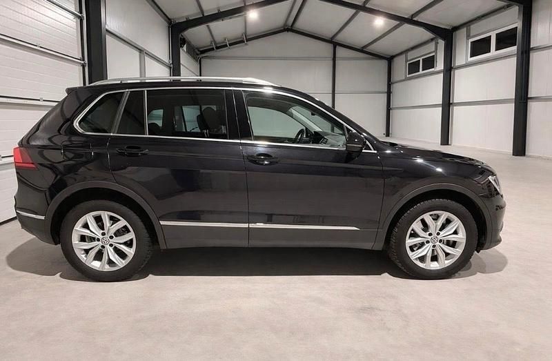 Schwarz Gebraucht 2017 VW Tiguan Highline SUV | 21.500 € (Teuer) - Bild 1/4
