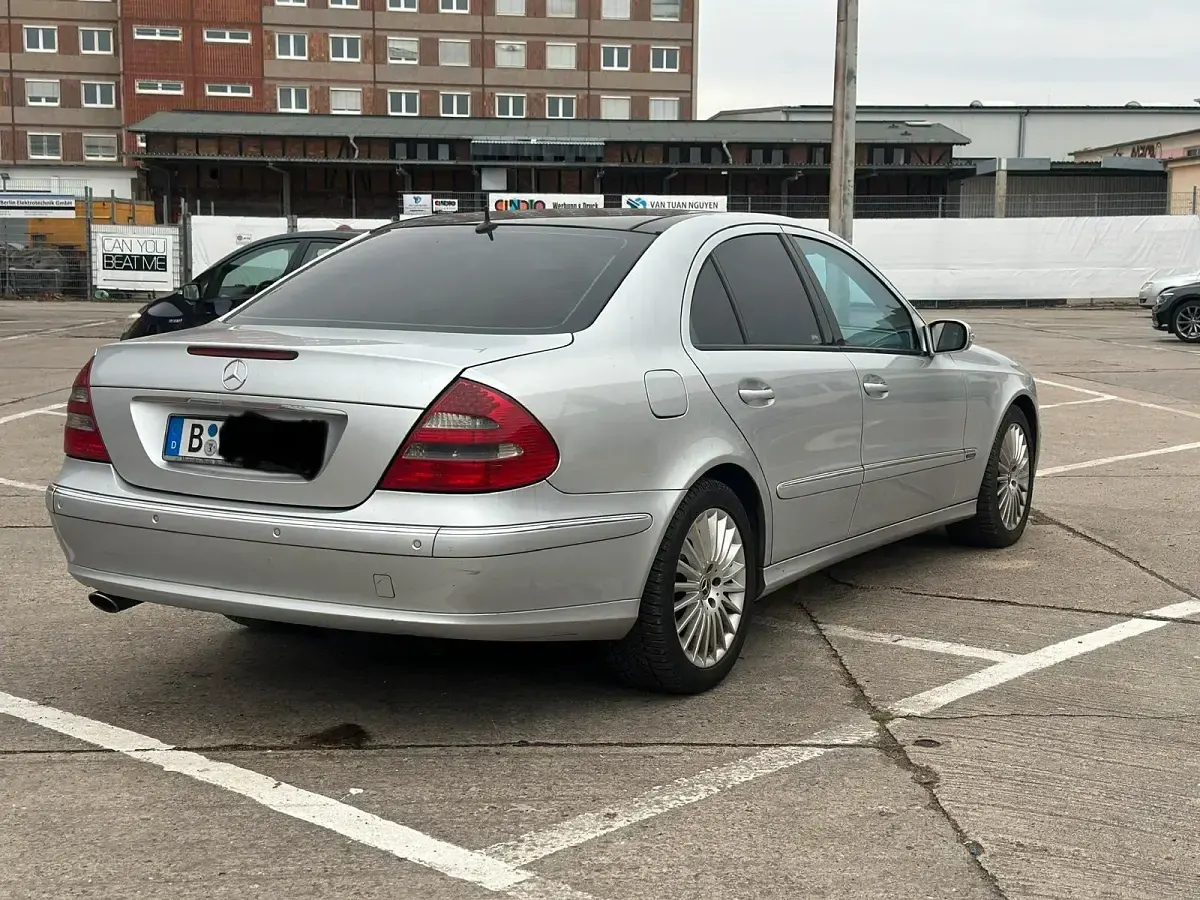 Brugt Mercedes E320 224 HK (164 kW) 2007 Sølv Sedan