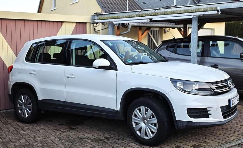 Gebraucht VW Tiguan Trendline 122 PS (89 kW) 2011 Weiß SUV