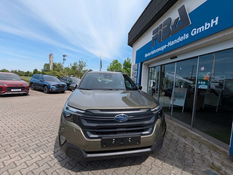 Neu Subaru Forester Trend 136 PS (100 kW) 2025 Grün SUV