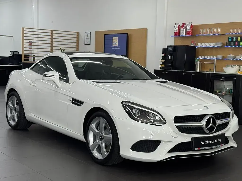 Gebraucht Mercedes SLC200 184 PS (135 kW) 2017 Weiß Cabrio