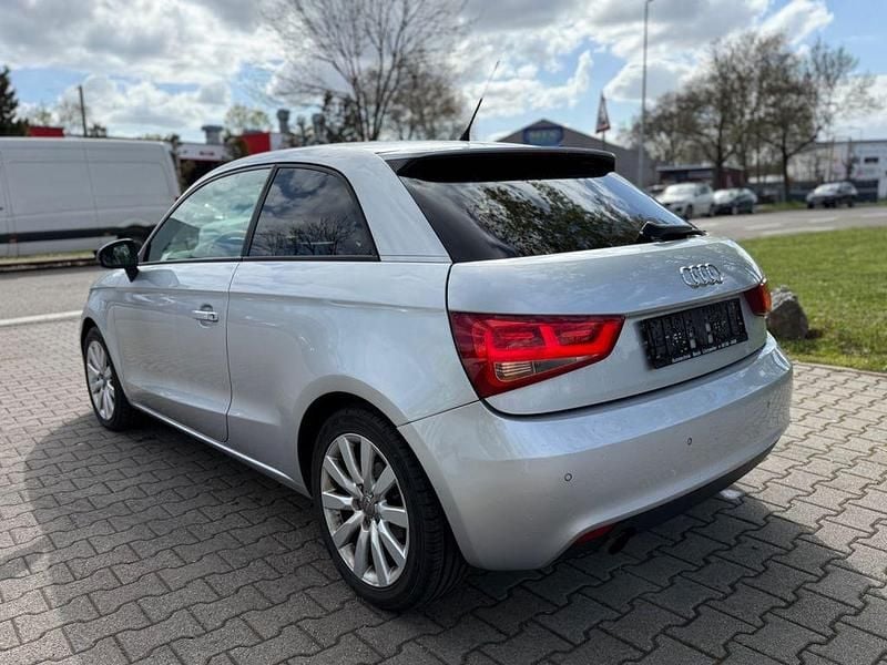 Gebraucht Audi A1 Ambition 86 PS (63 kW) 2011 Silber Kleinwagen