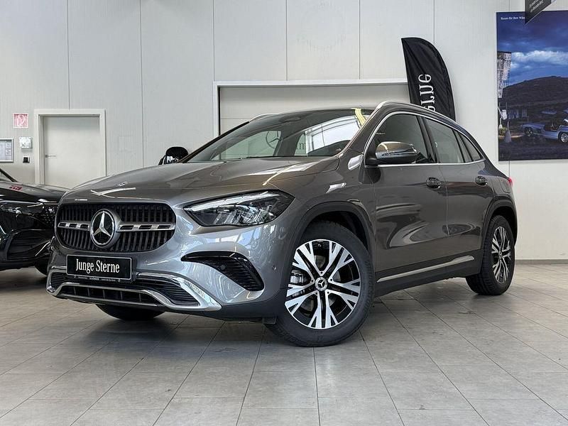 Grau Gebraucht 2024 Mercedes GLA180 Progressive SUV | 37.390 € (Fairer Preis) - Bild 1/4
