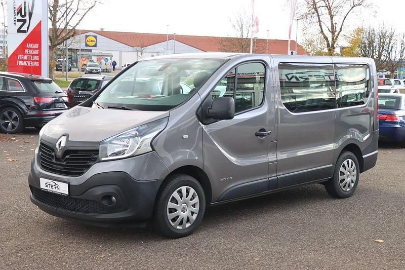 Gebraucht Renault Trafic Expression 145 PS (106 kW) 2016 Grau Van / Kleinbus