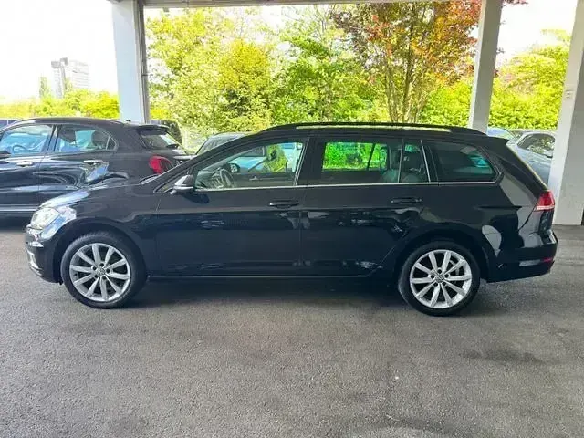 Gebraucht VW Golf VII Highline 150 PS (110 kW) 2020 Schwarz Kombi