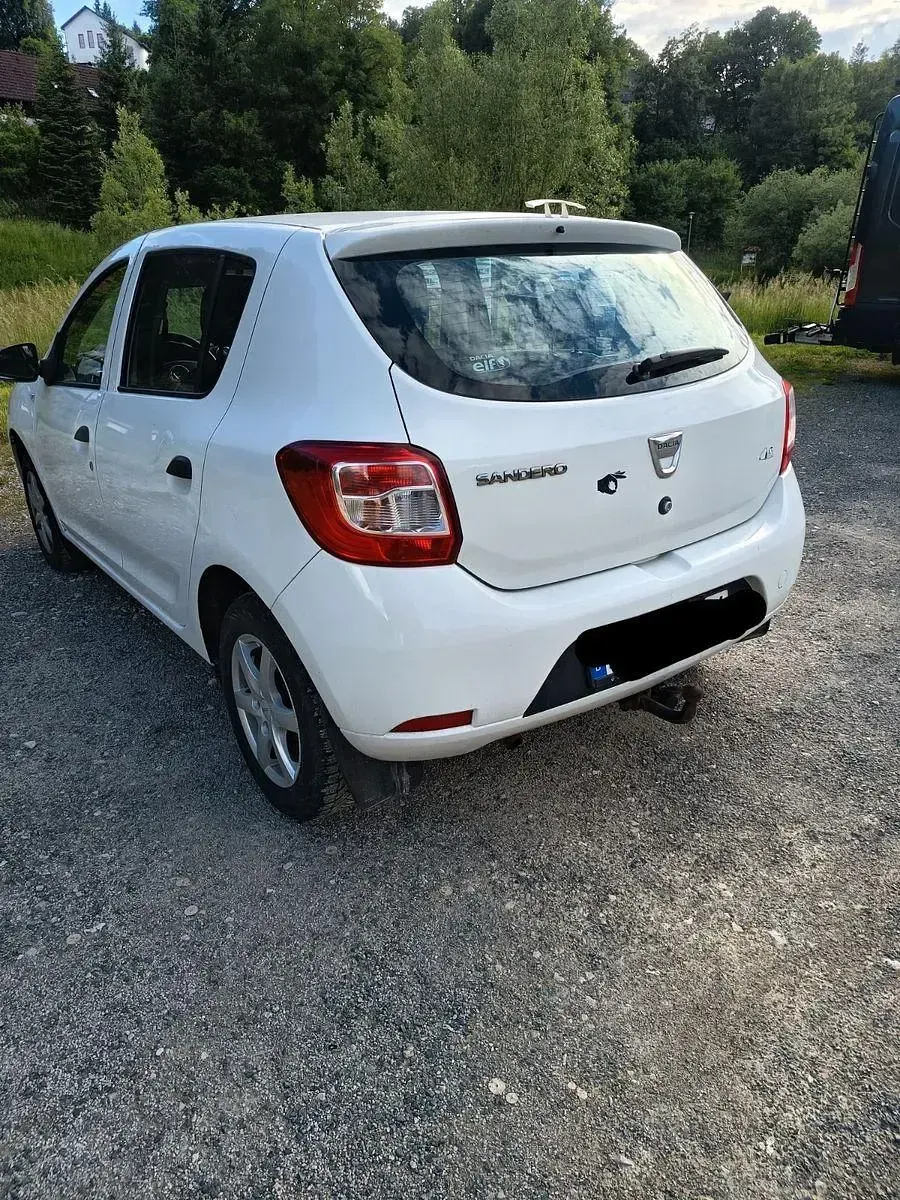 Gebraucht Dacia Sandero Ambiance 75 PS (55 kW) 2014 Weiß Limousine