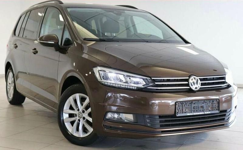 Gebraucht VW Touran 150 PS (110 kW) 2015 Braun Van / Kleinbus