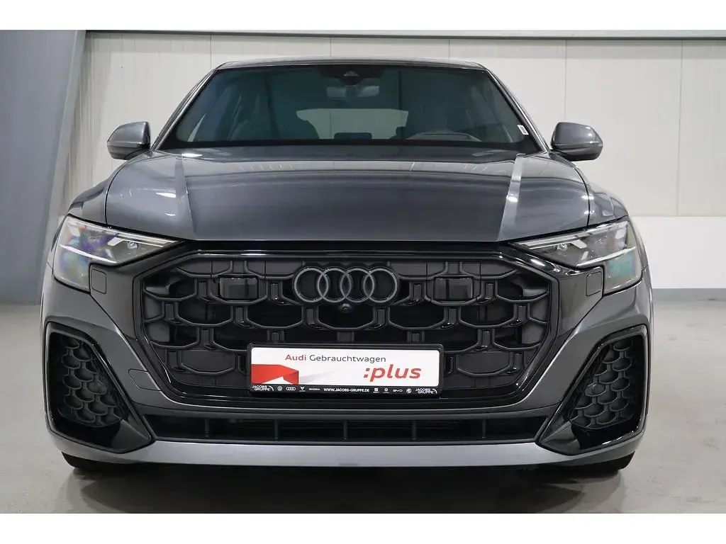 Gebraucht Audi Q8 Ambiente 286 PS (210 kW) 2025 Grau SUV
