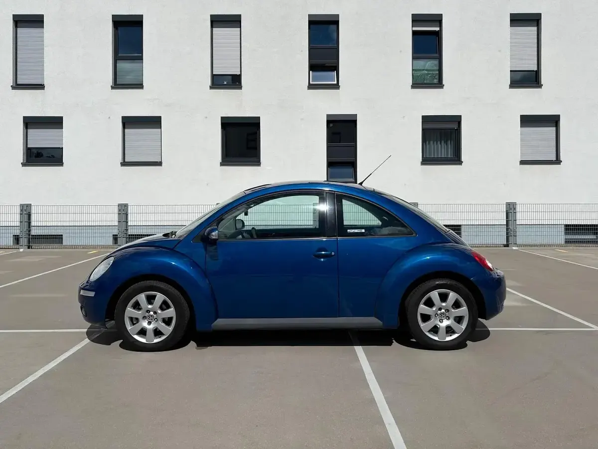 Gebraucht VW New Beetle 105 PS (77 kW) 2006 Blau Kleinwagen