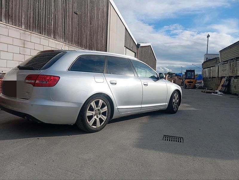 Braun Gebraucht 2011 Audi A6 Comfort Kombi | 9.999 € (Fairer Preis) - Bild 1/4