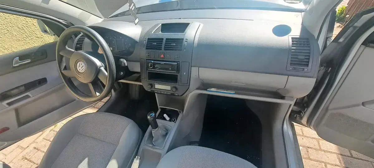 Używany VW Polo 2002 Srebrny Hatchback
