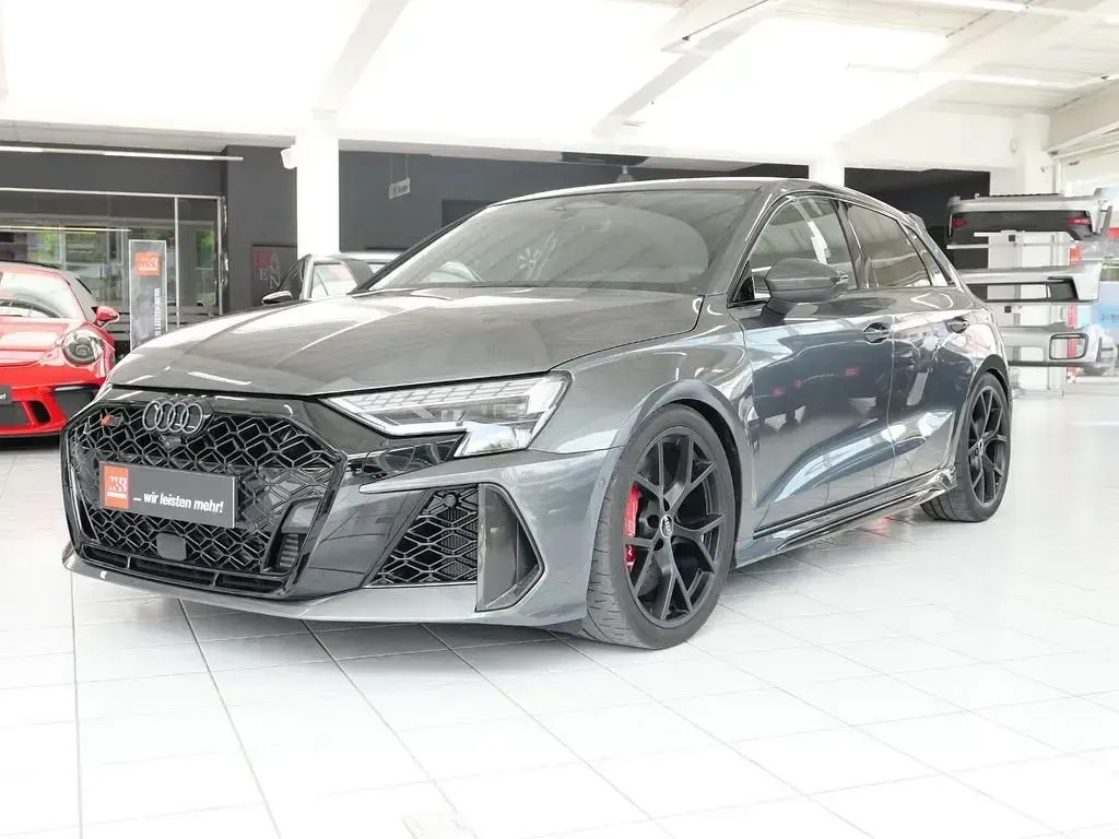 Gebraucht Audi RS3 Sport 542 PS (398 kW) 2025 Grau Limousine