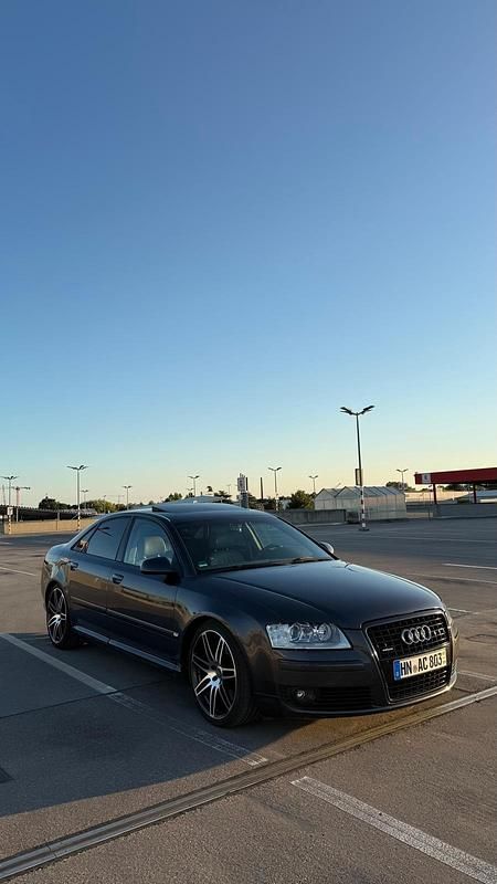Grau Gebraucht 2005 Audi A8 Ambiente Limousine | 7.500 € (Fairer Preis) - Bild 1/4