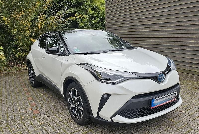 Weiß Gebraucht 2021 Toyota C-HR Team SUV | 22.800 € (Fairer Preis) - Bild 1/4